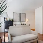 Apartment 250 @ Arts District *