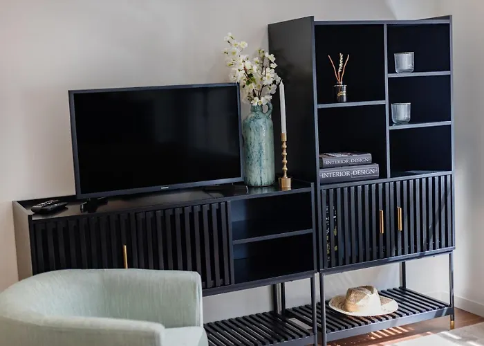 250 @ Arts District Apartman *