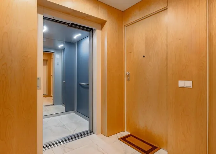 250 @ Arts District Apartman *