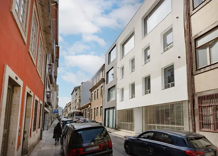 250 @ Arts District Apartman Porto